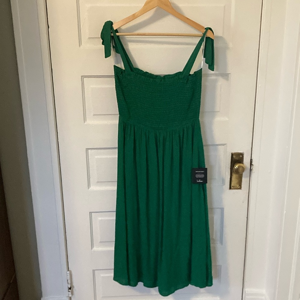 NWT Lulu’s Looking Up Green Smocked Tie-Strap Midi Dress size L